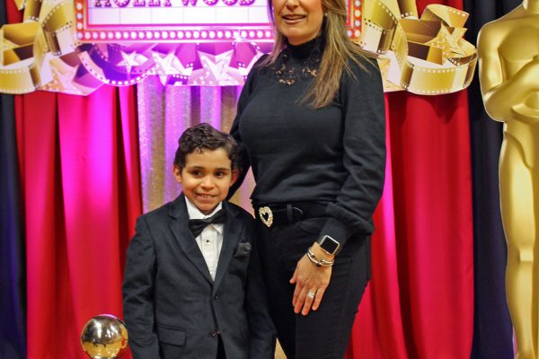 Students and families were all smiles at A Night of Hollywood Stars!